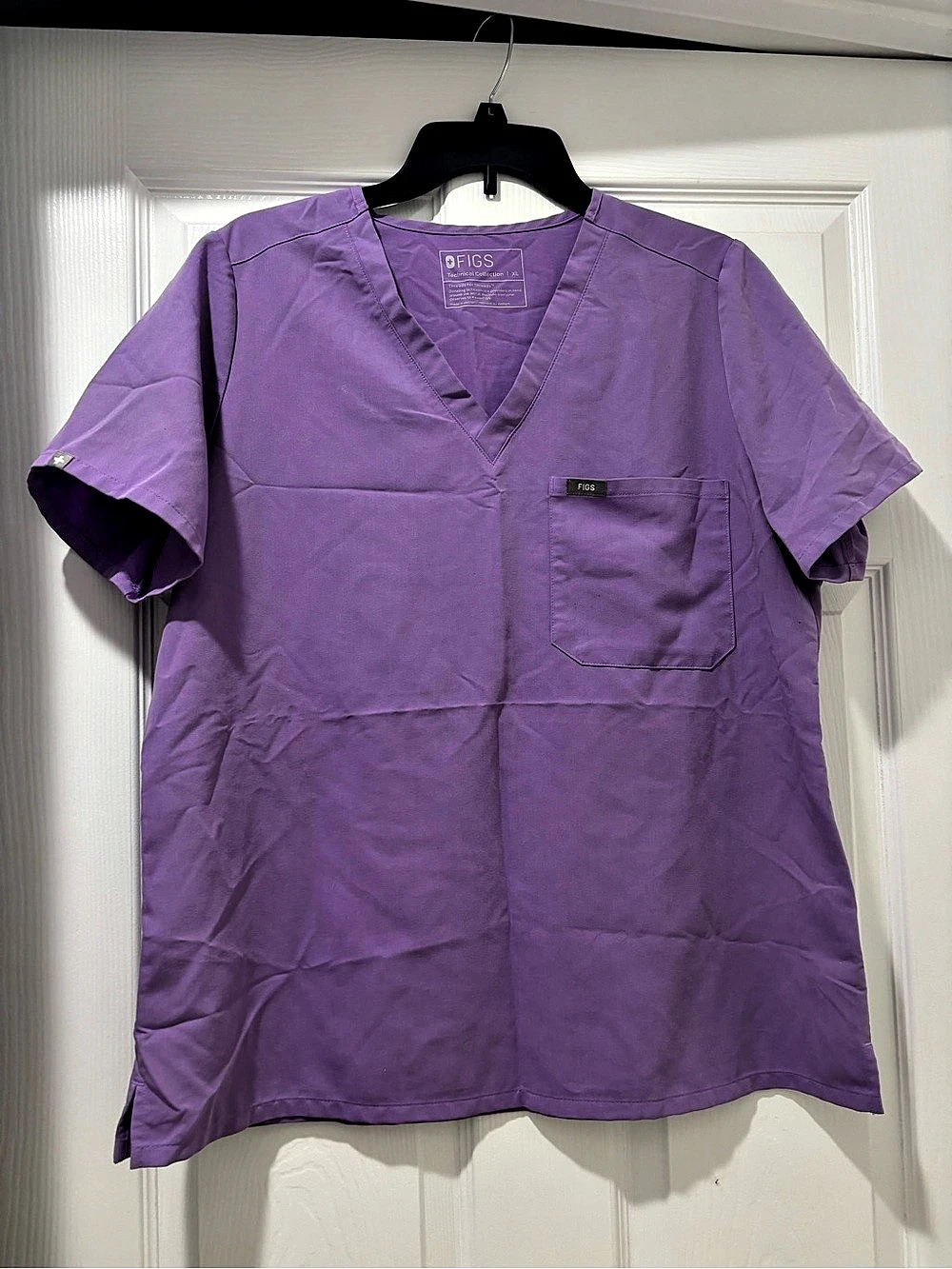 FIGS  One-Pocket Scrub Top Purple XL